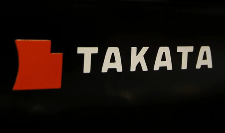 GM recalls nearly 900 vehicles with Takata air bag inflators, blames manufacturing problem