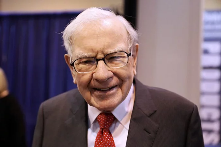 Berkshire sells some HP shares after taking big stake last year