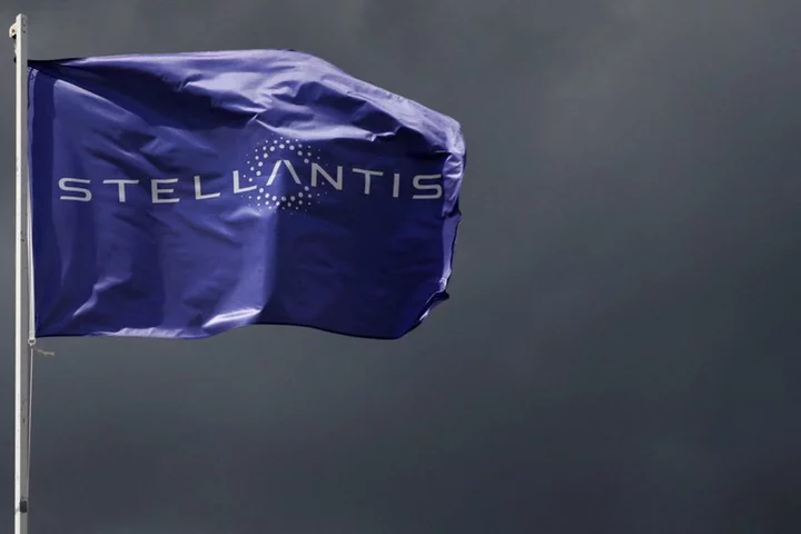 Canadian workers union Unifor, Stellantis reach tentative labor deal