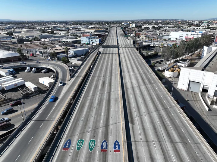 Los Angeles Braces for Long Traffic Nightmare After Freeway Fire