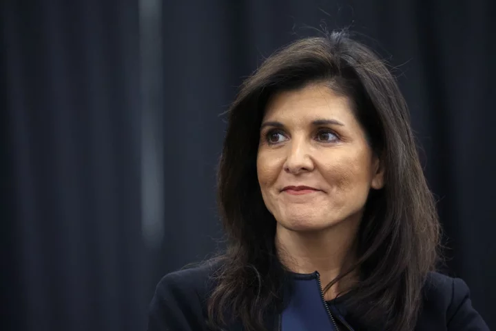 Haley Has $9.1 Million Cash for Primaries, Topping DeSantis