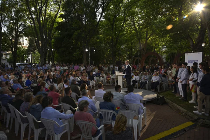 Spain conservatives entrust Feijóo, the boring guy who wins every election by a landslide