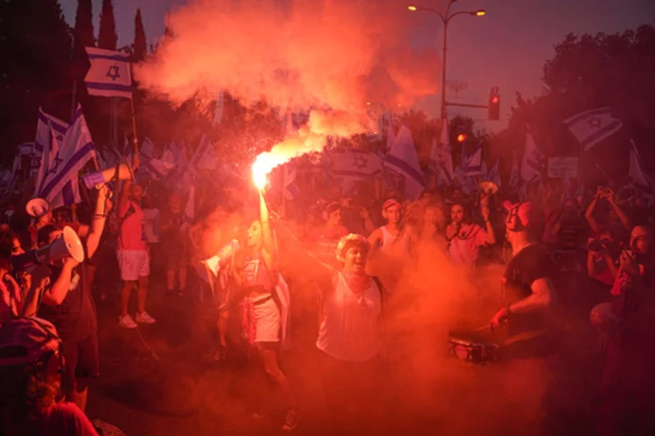 Protests swell in Tel Aviv for 28th week as anti-government movement vows more 'days of disruption'