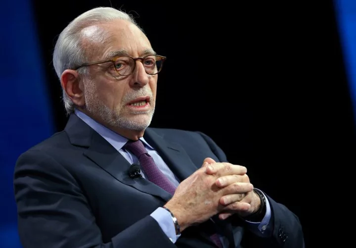 Activist investor Peltz seeks two seats on Disney board - CNBC