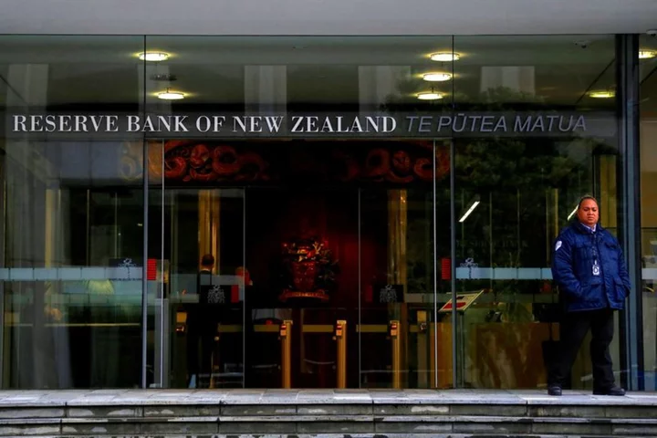 NZ central bank to hike by 25 bps, risk grows of higher peak for rates