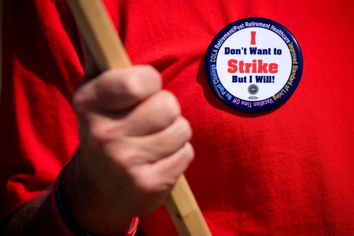 Ford's Chicago plant UAW workers vote to ratify deal with automaker