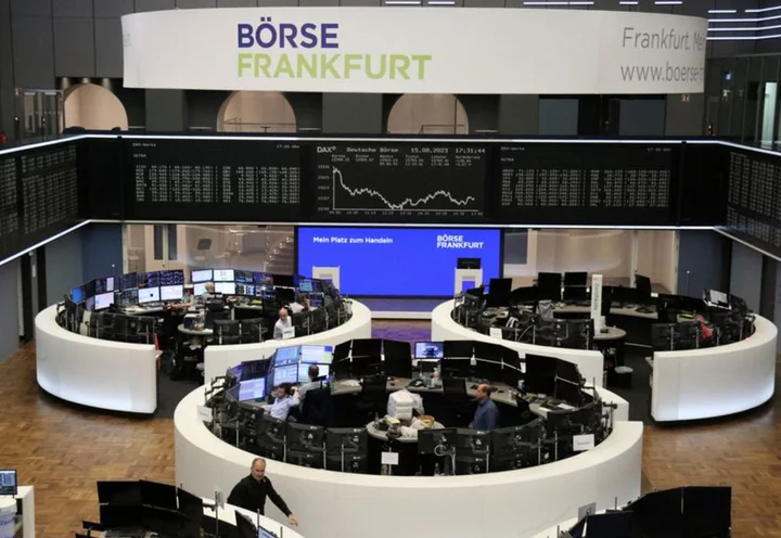 European shares reverse losses as insurers shine, yields fall