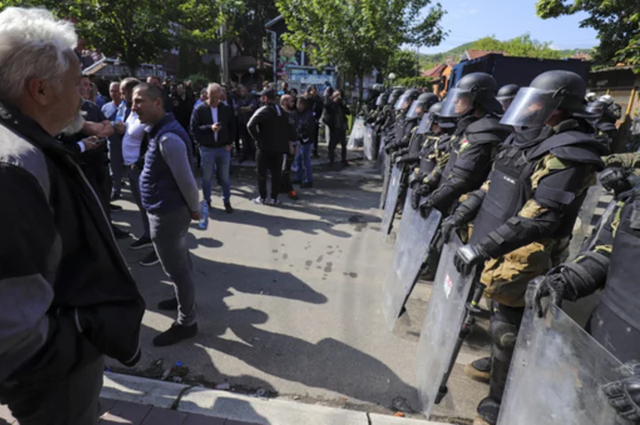 25 NAT0-led peacekeepers injured in Kosovo in clashes with Serbs outside municipal building