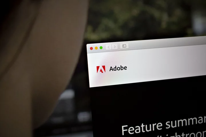 Adobe Gains After Raising Forecasts on AI Features Roll-Out