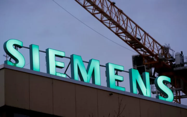 Siemens cooperating with Austrian authorities in corruption probe